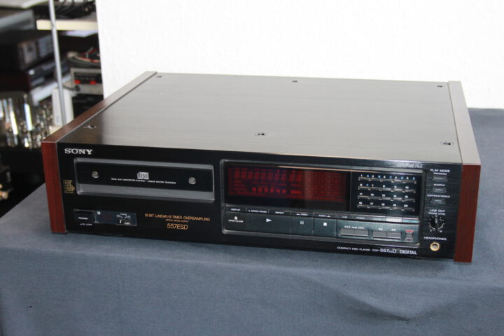 sonycdp557-1