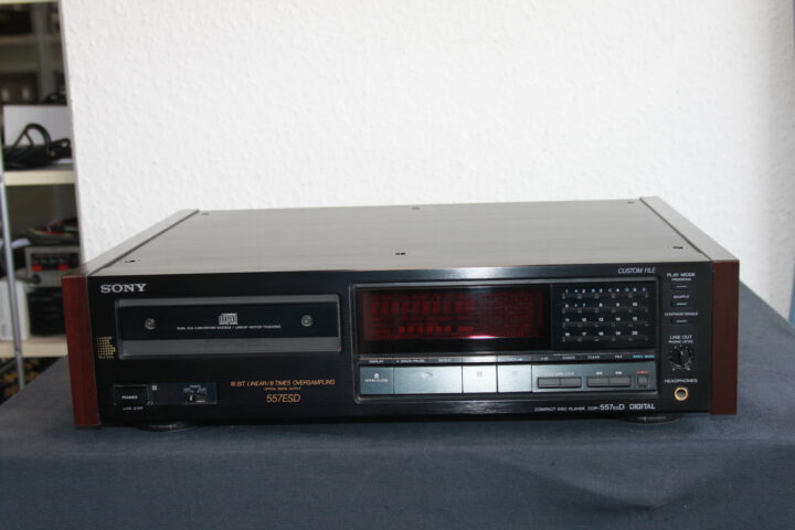 sonycdp557